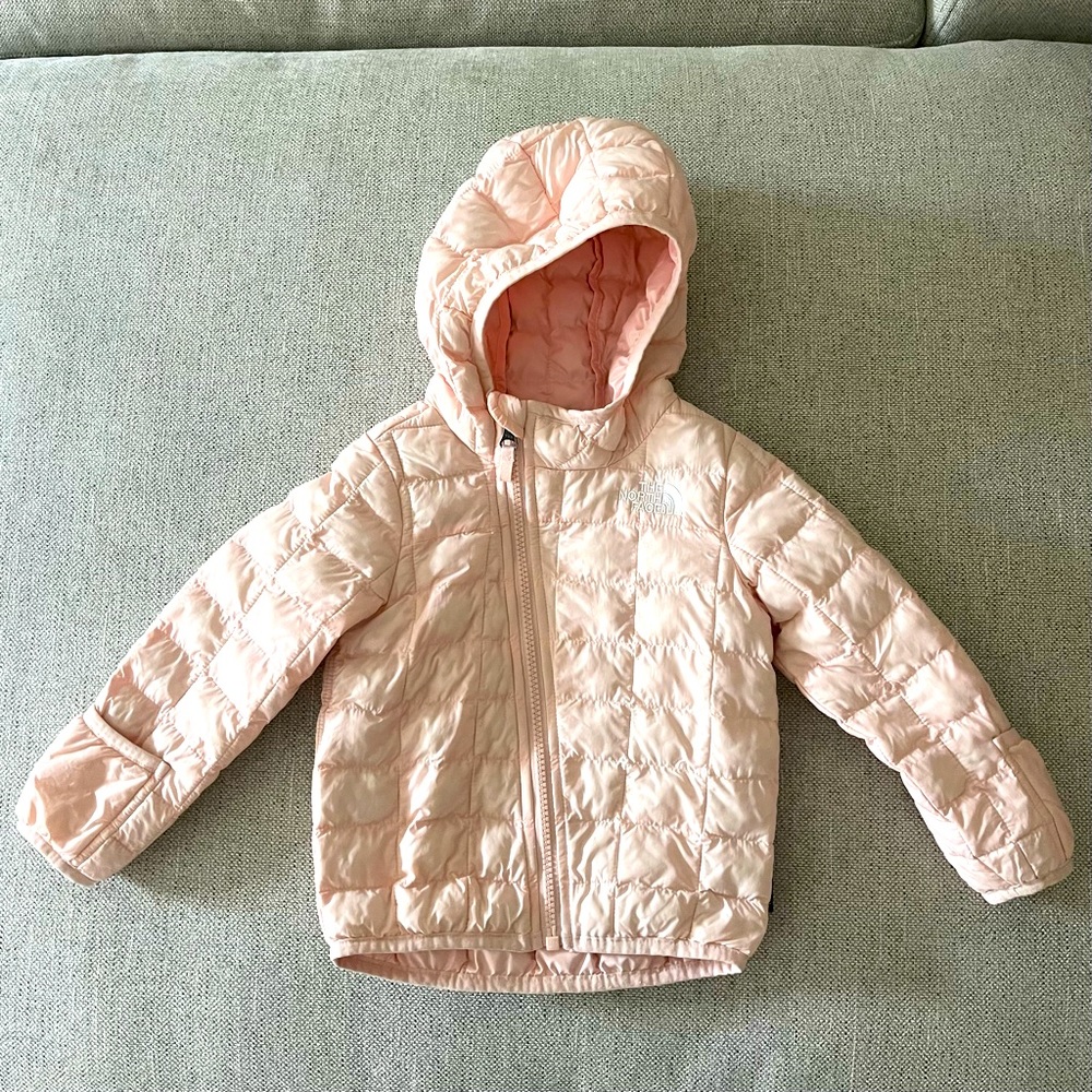 The North Face infant coat 12-18 Months light pink